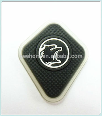 cheap custom 3d soft pvc rubber badge