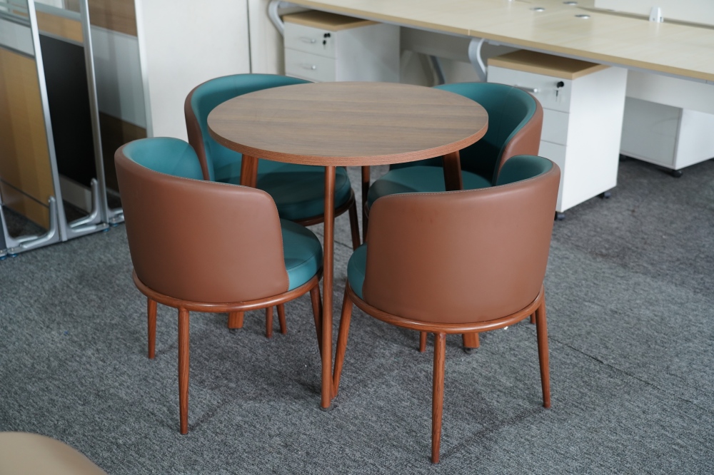 Conjunto de mesa de centro redonda com cadeiras Round Coffee Table Set with Chairs