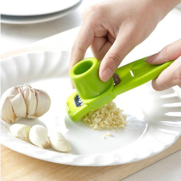 Kitchen Small Tools Multi-functional Creative Garlic Grinder Garlic Cutter Practical Grinder Ginger