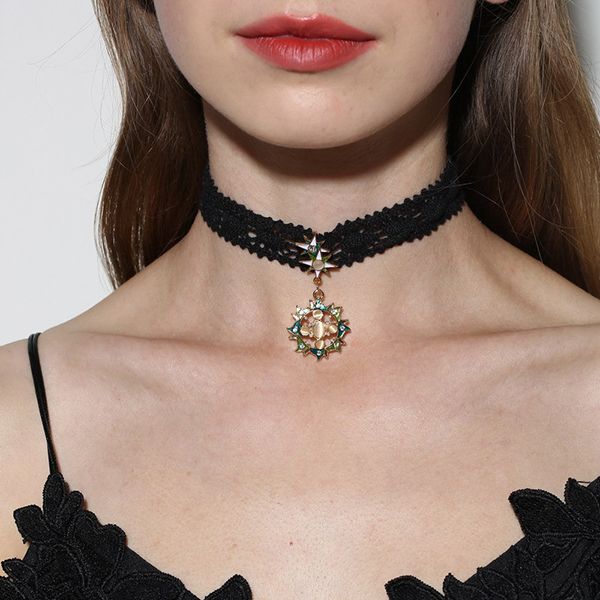 Chain Velvet Choker