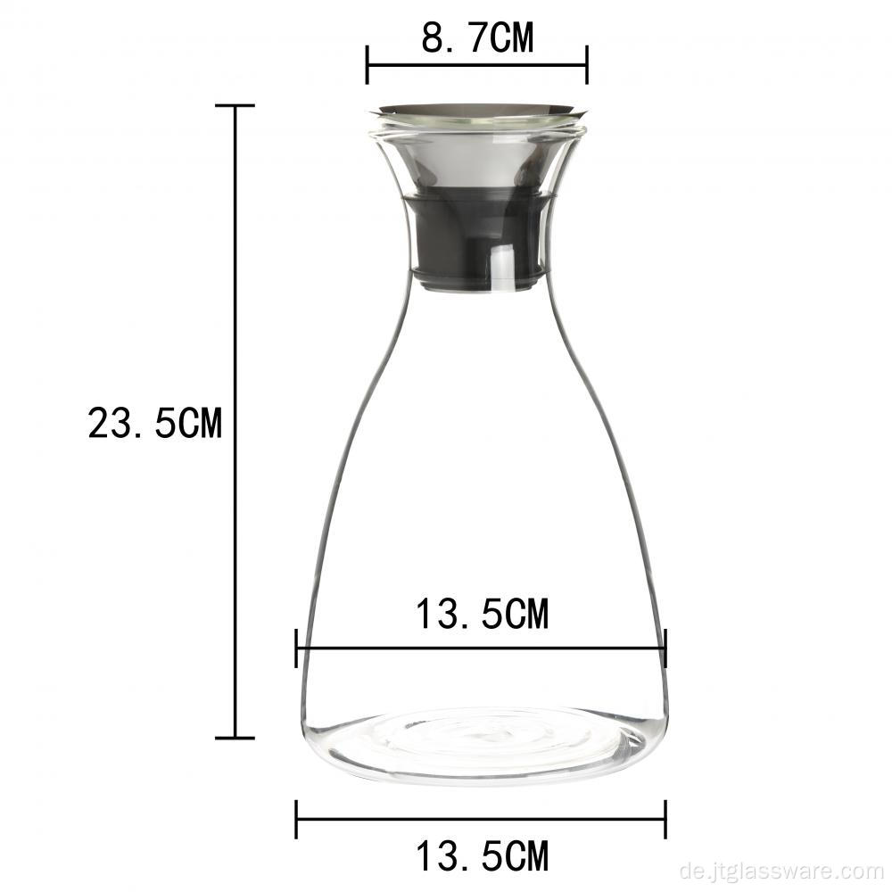 Handgemachter Milchkrug aus mundgeblasenem Glas