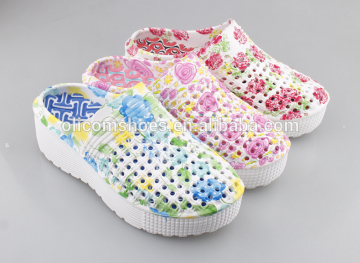 2017 Wedge 2 Colors Printed EVA Ladies Clogs EVA Girls Beach Garden Graffiti Clogs
