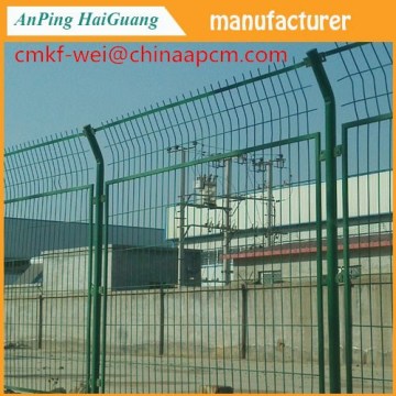Green wire mesh fence and PVC wire mesh fence
