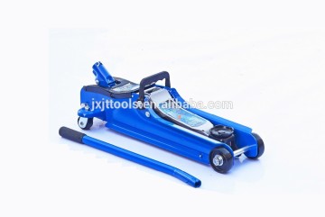 Low profile floor jack