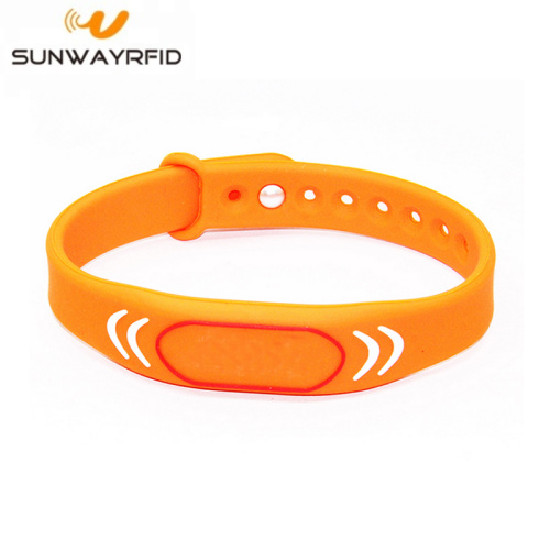 Waterproof 13.56mhz nfc bracelet rfid silicone wristband