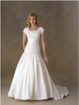 Square Neckline A Line Princess Neckline Wedding Dressing Gowns / Bridal Gown
