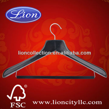 LEC-W5019 black plastic coat hanger