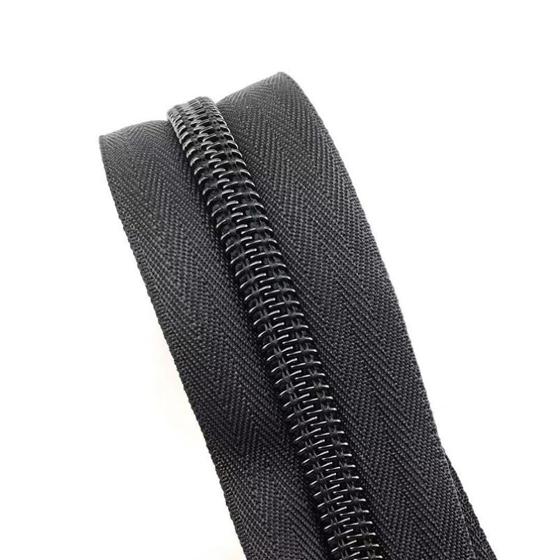 Heavy duty nylon coat zippers