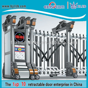 Remote control sliding gate with operator
