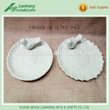 Modern hot sale handmade white round ceramic plate decoration