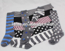 Professional OEM Factory supply unisex over the calf socks in simple printed