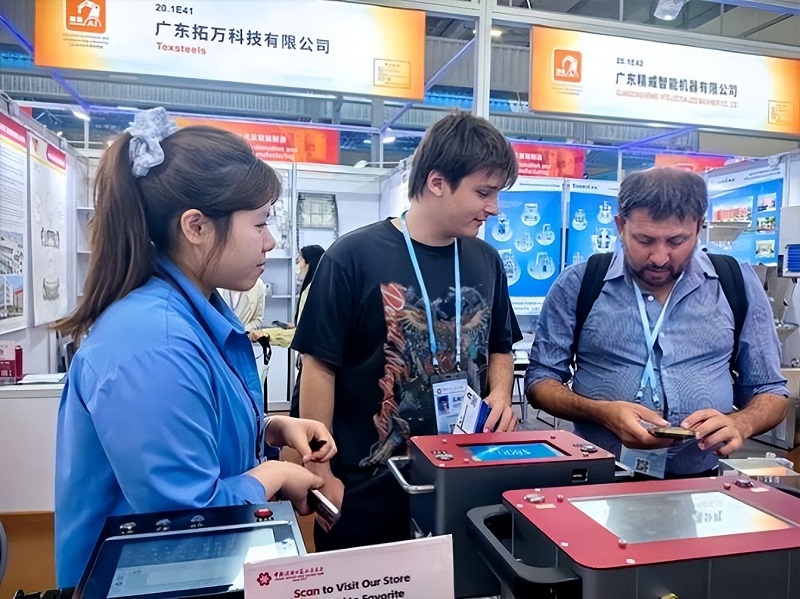The number of visitors to the Canton Fair has decreased, but Chuke Intelligent has attracted attention against the trend. Its pneumatic marking machine has won customers with sincerity and demonstrated its hard-core strength