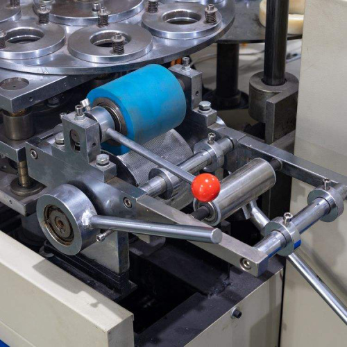 Machine de production de machine à forte vitesse machine à café jetable machine en papier automatique