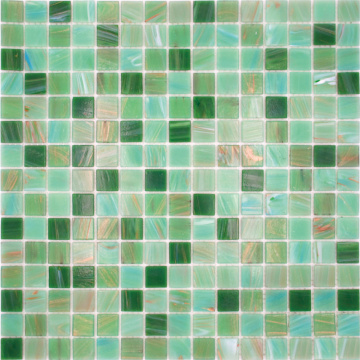 Cuarto de baño de color verde con mosaico de vidrio para piscina