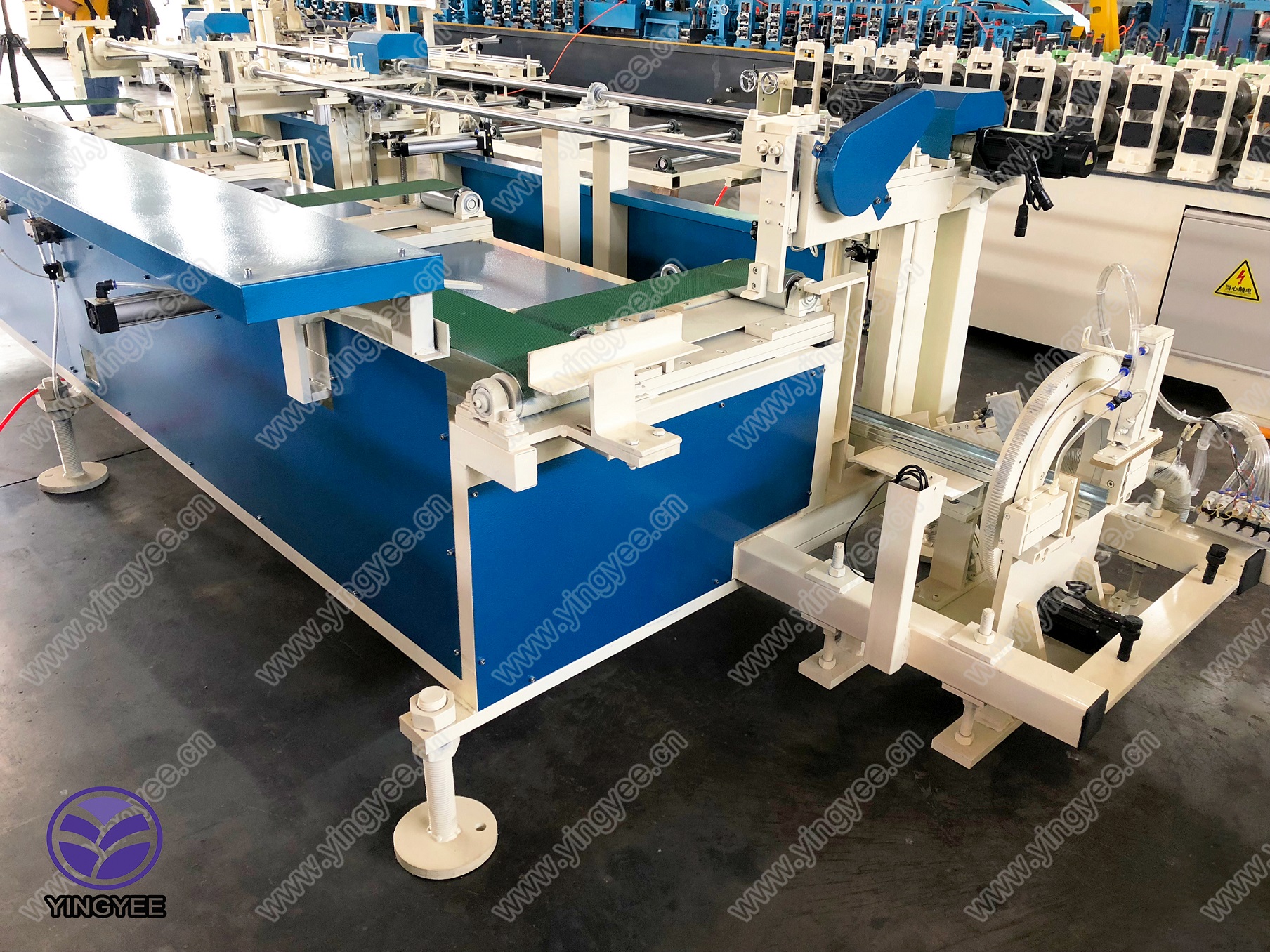 Automatic metal stud and track roll forming machine with packing line