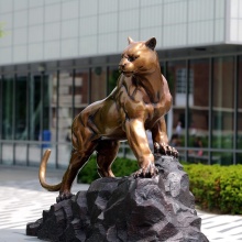 Plaza decoration cast bronze animal panther sculpture
