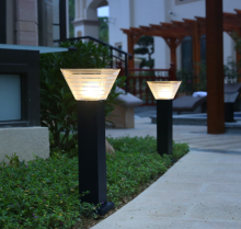 Solar garden lights for lakeside