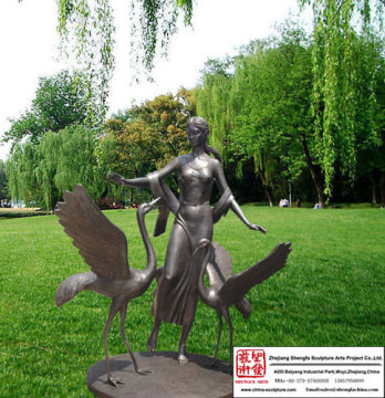 Fine Elite Projects Statue