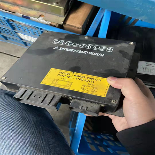 ROBEX290LC-3 Controller 21E9-32111 ROBEX290LC-3 Controller 21E9-32111