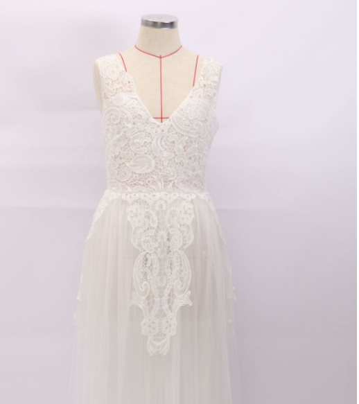 Pretty Long Lace Wedding Dress Plus Size wedding Gown