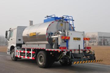Roads New model Road Maintenance Asphalt Distributor Trucks