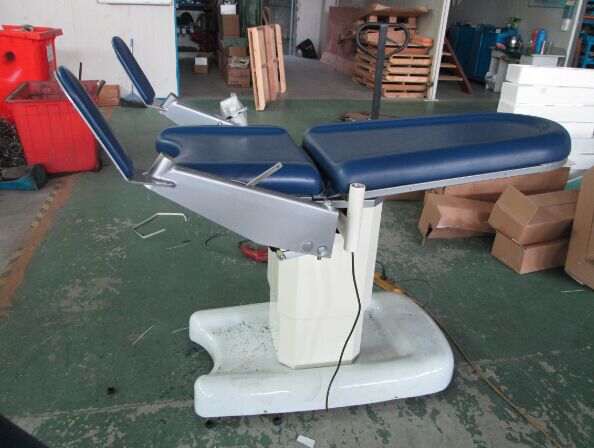 BT-GC001 hospital electric gynecology examination chair,  medical obstetric table surgical bed with lamp price