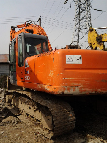 Used Excavator Hitachi ZX200