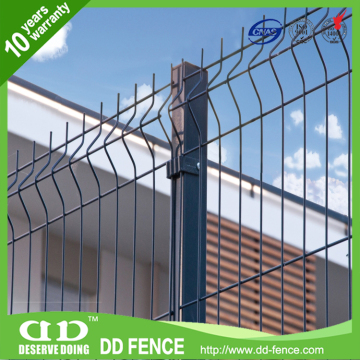 Triangle bended fence panel vinyl coated wire fencing