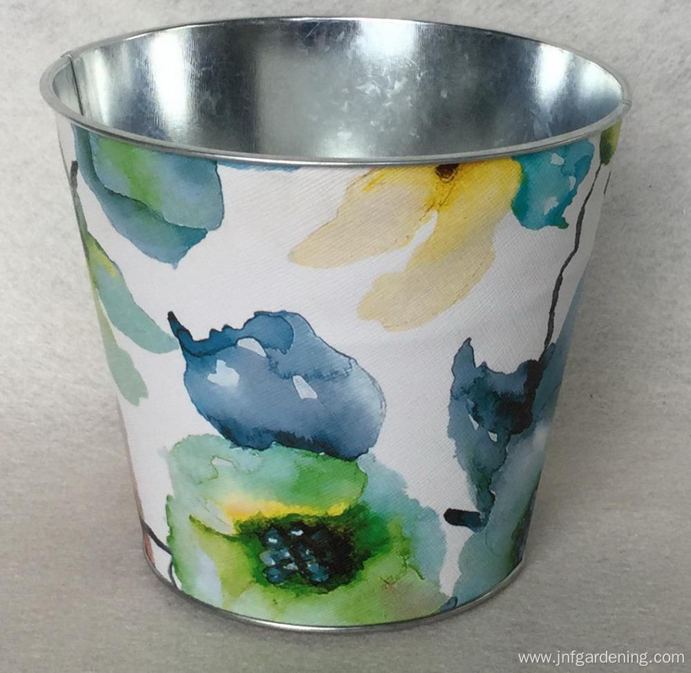 Doodle pattern iron flower bucket