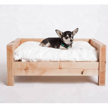 Cama de gato de madera linda y segura