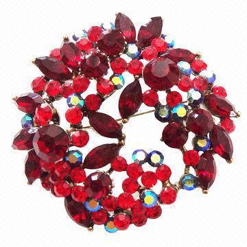 Moda broche de strass em forma de flor, feita de liga de zinco, Inlay de strass vermelho, ouro do chapeamento