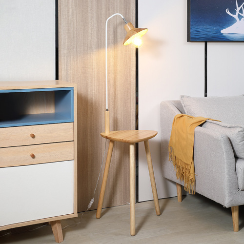 Lampe de lecture LEDER en bois jaune