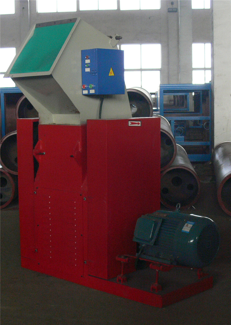 Maquinaria de reciclaje de plástico Reciclaje de la serie de trituradoras grandes Plastic recycling machinery Large Crusher Series Recycling