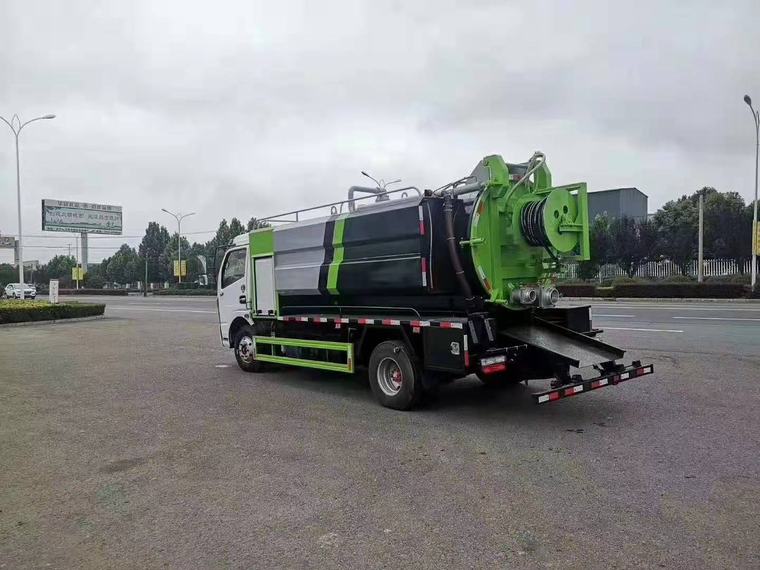 Cleaning Suction Truck 3 Jpg