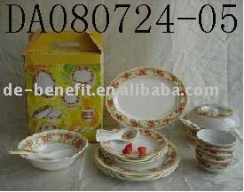 plastic dinnerware