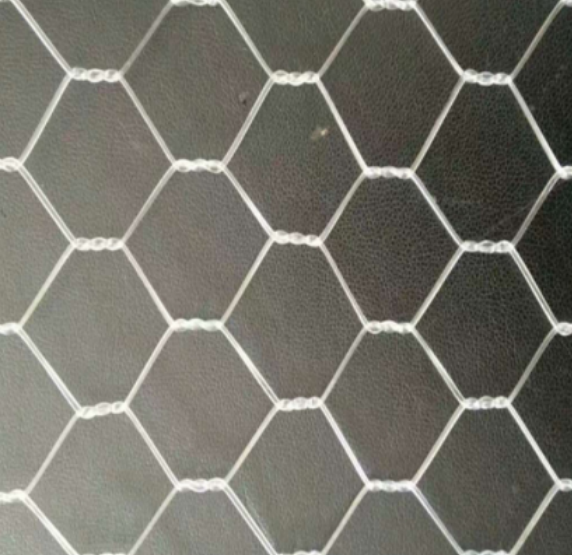 Treillis métallique de torsion hexagonal