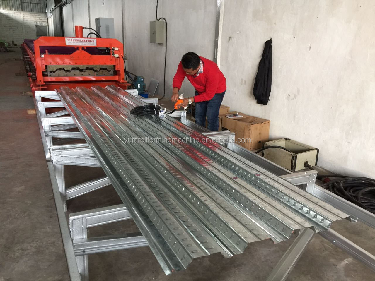 YUFA Brand metal decking sheet cold roll forming machine