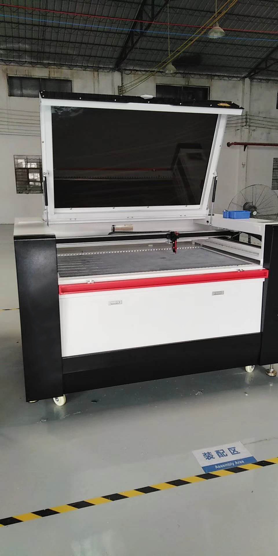 IN-CL130 CO2 Laser cutting machine