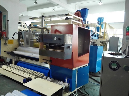 High Speed ​​Competitive Price 1500 mm Extruderingssträcka