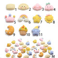 Commercio all&#39;ingrosso Cartoon Resin Moon Star Sun Cloud Flatback Bead Artificial Crown Cake Food Craft fai da te per l&#39;ornamento della cassa del telefono