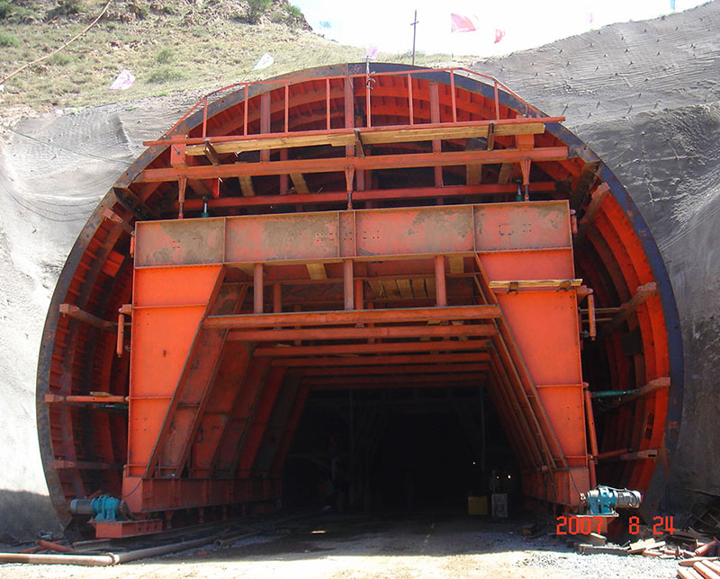 TUNNEL LINING TRAVELER SYSTEMS