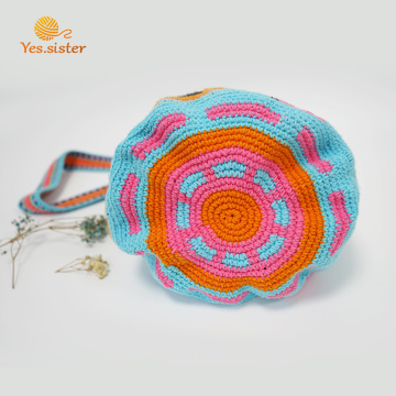 Petit sac à bandoulière en crochet fait main coloré