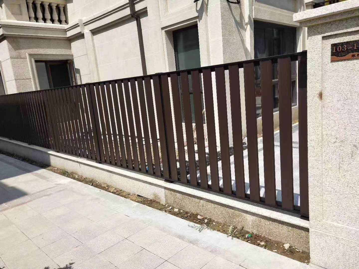 Aluminum Residential Children Protection Fence Metal Fence for Garden or Yard or deck or pool with modern styles