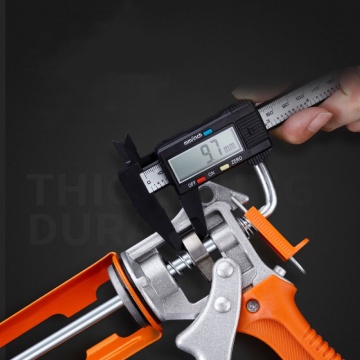 Drip-free smooth hex rod cradle caulking gun