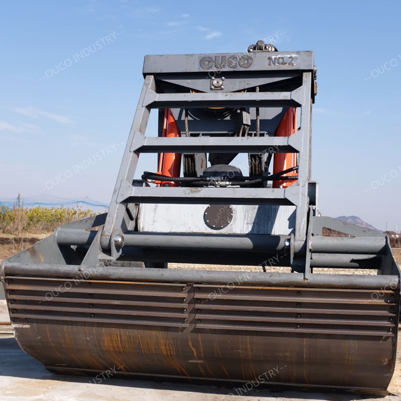 Crane grabs Wireless remote control grabs for loading and unloading of bulk cargo at terminals