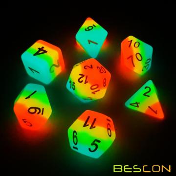 Bescon Fantasy Rainbow Brillante Polyhedral Dice 7pcs Set MIDNIGHT CANDY, Luminoso juego de dados RPG Glow in Dark, Novedad DND Game Dice