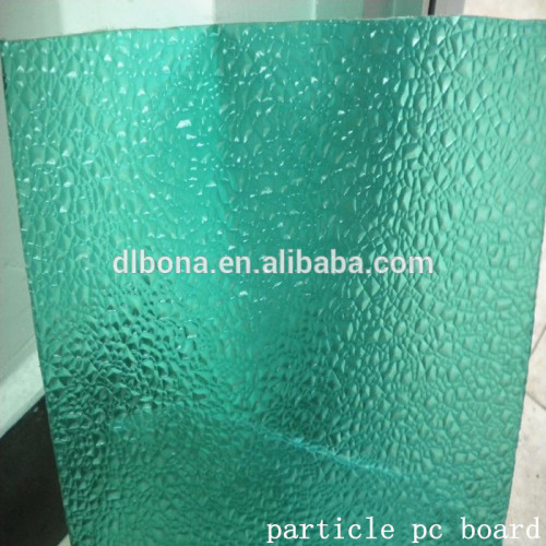 High density colorful solid polycarbonate embossed particle pc board