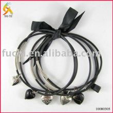 RUBBER BRACELET WITH CHARMS
