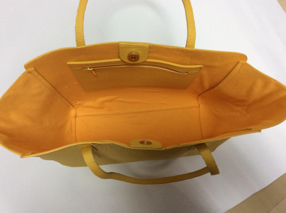 Practical casual lady handbag