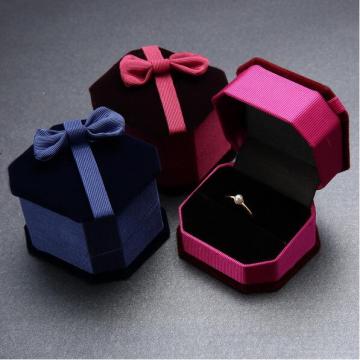 Small decorative empty jewelry boxes, gift boxes, color boxes